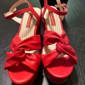 BAIT Block Heels - 7.5